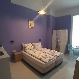 Melisa Budapest