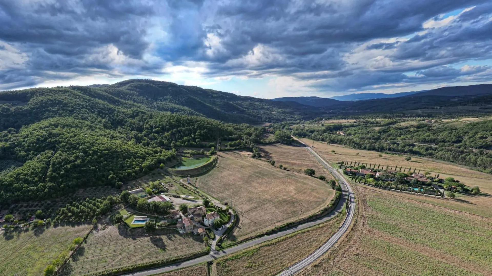Gospodarstwo agroturystyczne Baciano Azienda Agrituristico Venatoria Capolona Włochy
